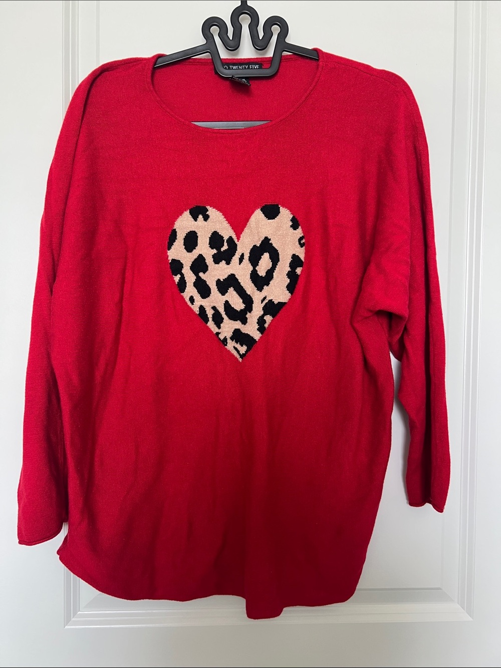 Red Sweater with Leopard Heart Motif XXL